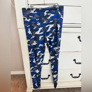 Onzie Camouflage Leggings - Blue, Black, and White